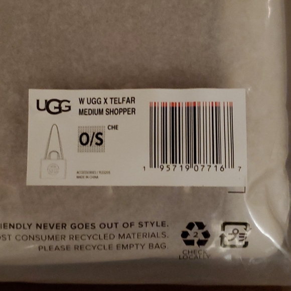 Telfar x UGG Medium Shopping Bag! - Picture 6 of 6